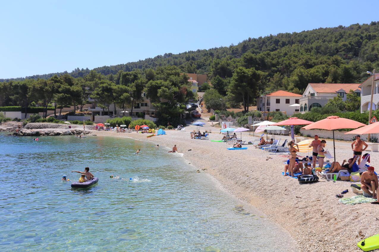 La spiaggia più vicina - Appartamenti accanto al mare per famiglie Slatine, Bua - Čiovo