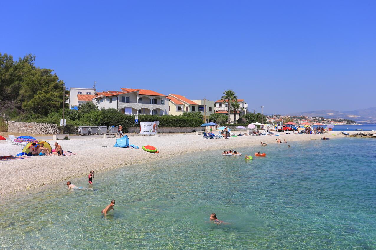 La spiaggia più vicina - Appartamenti accanto al mare per famiglie Slatine, Bua - Čiovo