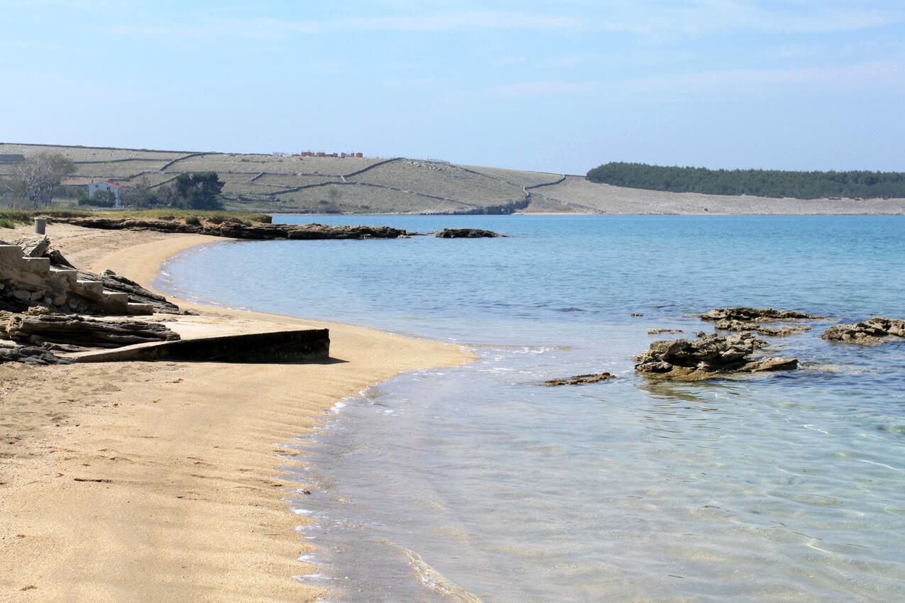Nermeste strand - Lejlighedens parkeringsplads Povljana, Pag