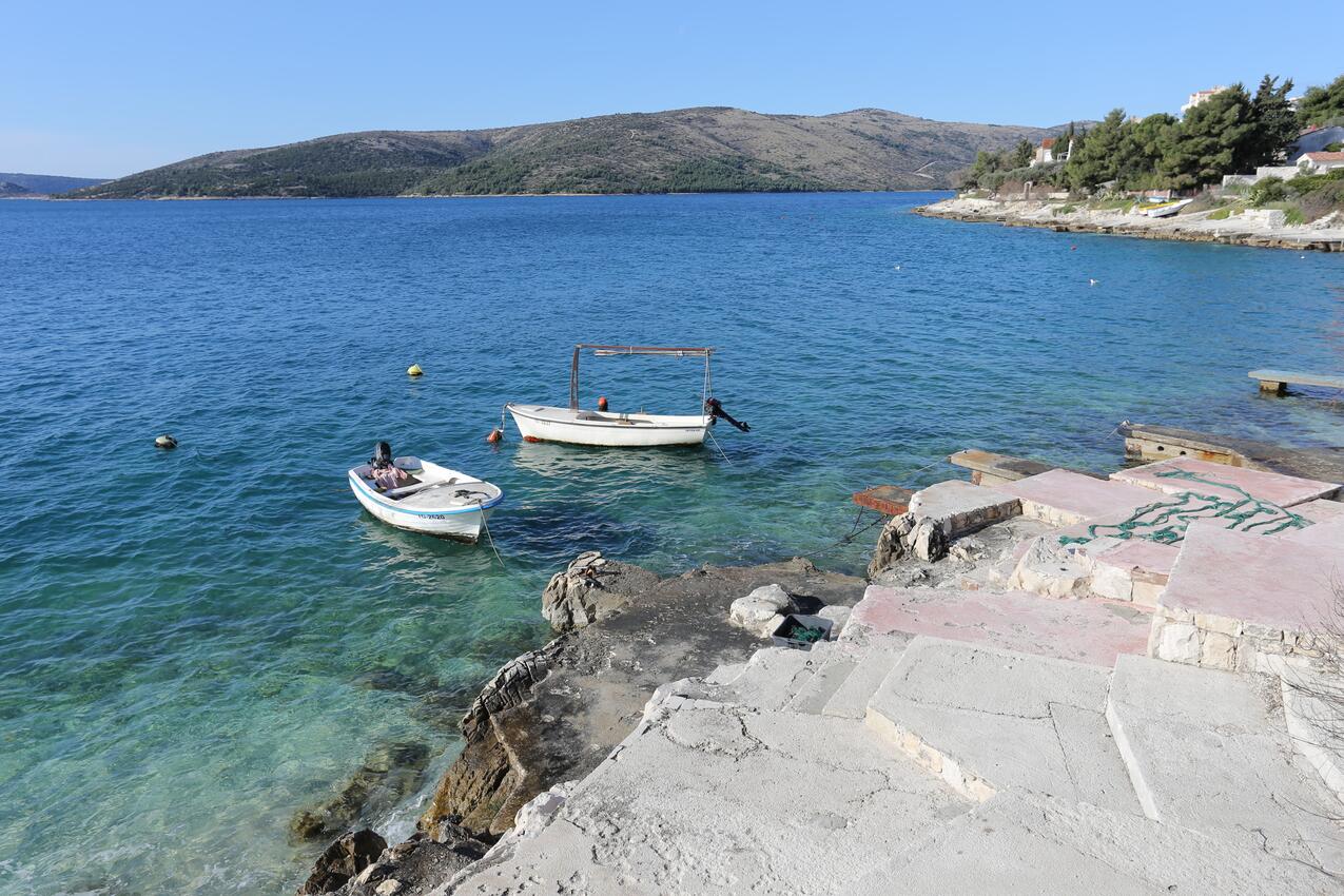 Najbližja plaža - Hiša ob morju z bazenom Seget Vranjica, Trogir