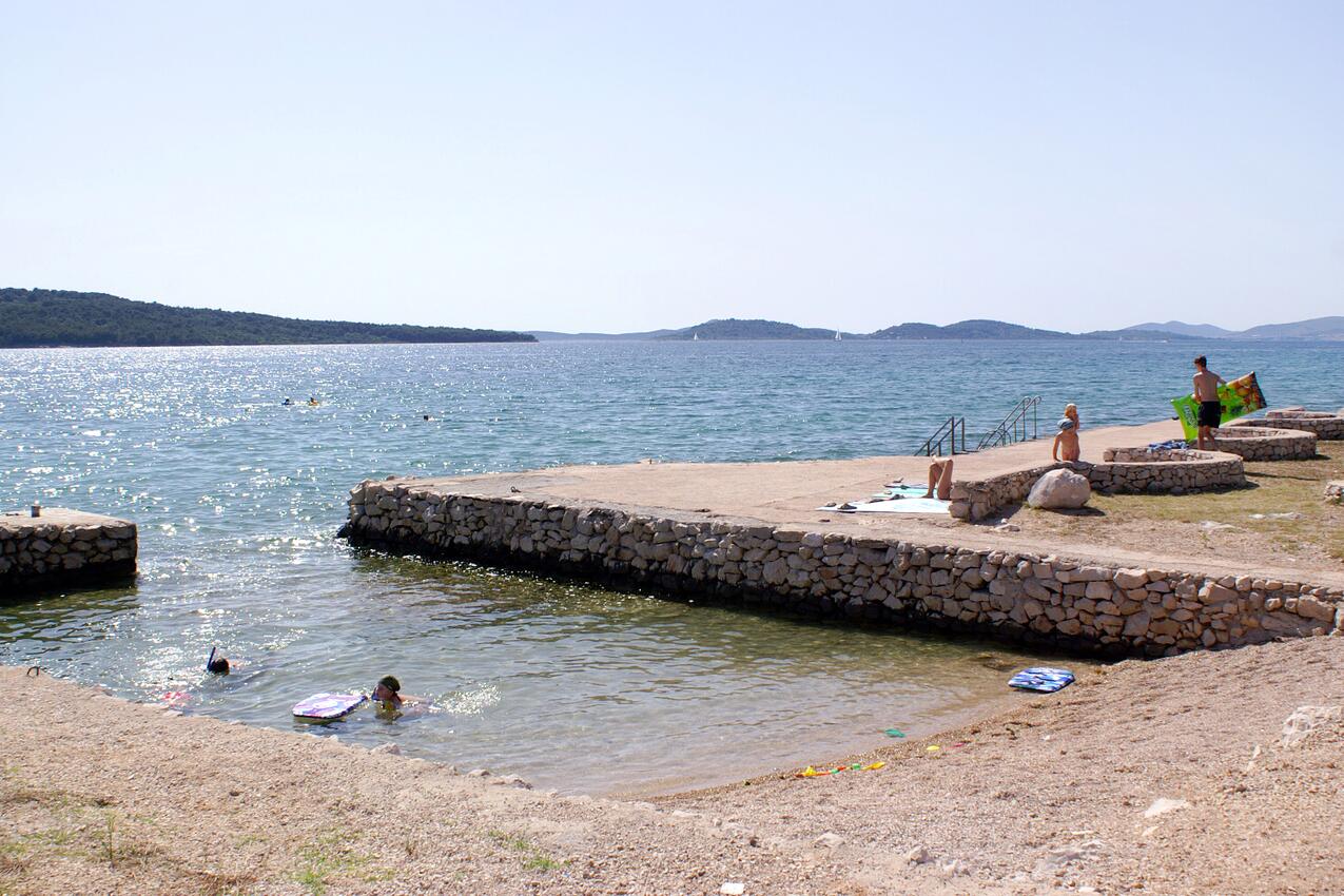 Najbliža plaža - Apartmani s parkingom Zablaće, Šibenik