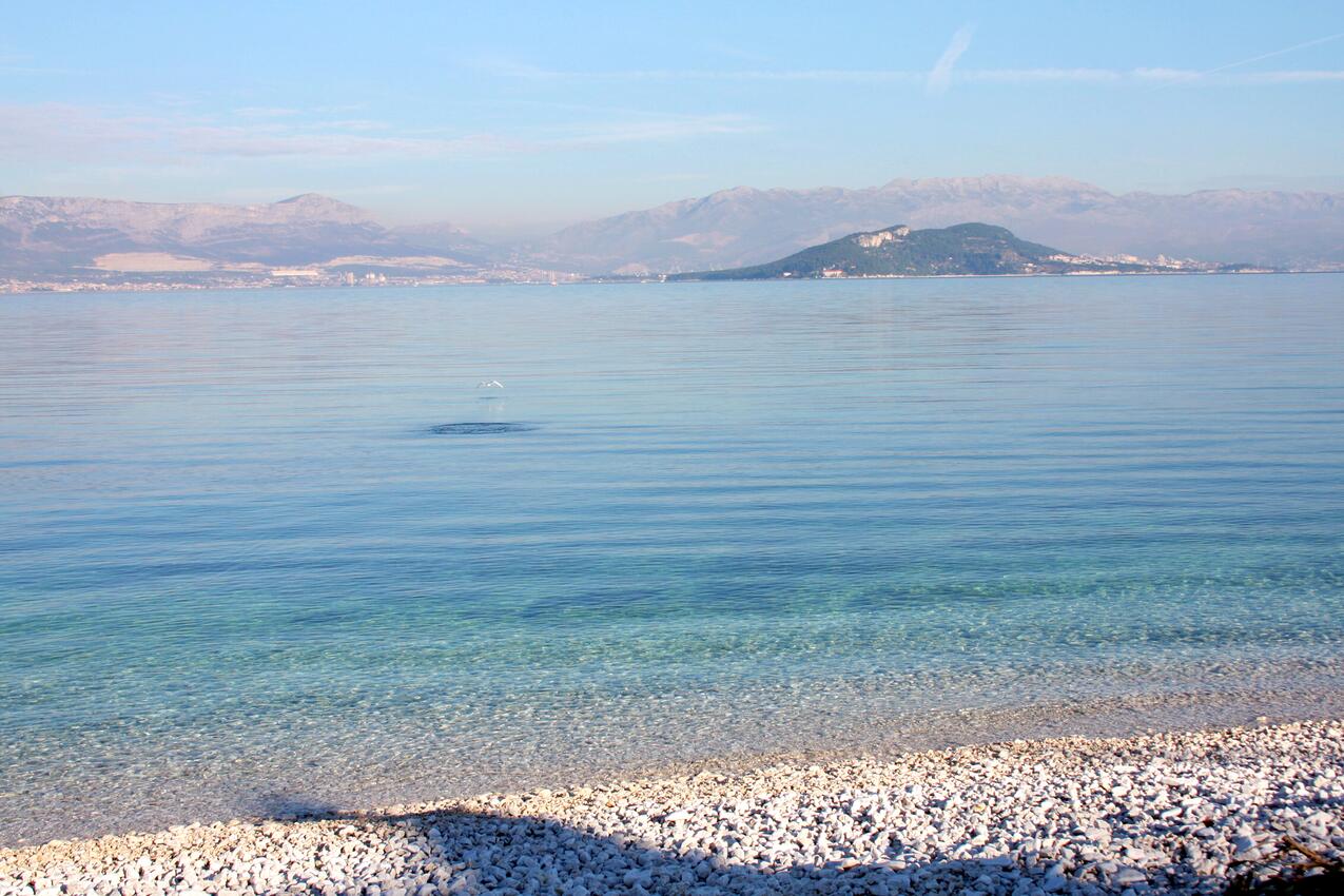 Nearest beach - Apartments with parking spaces Slatine, Čiovo
