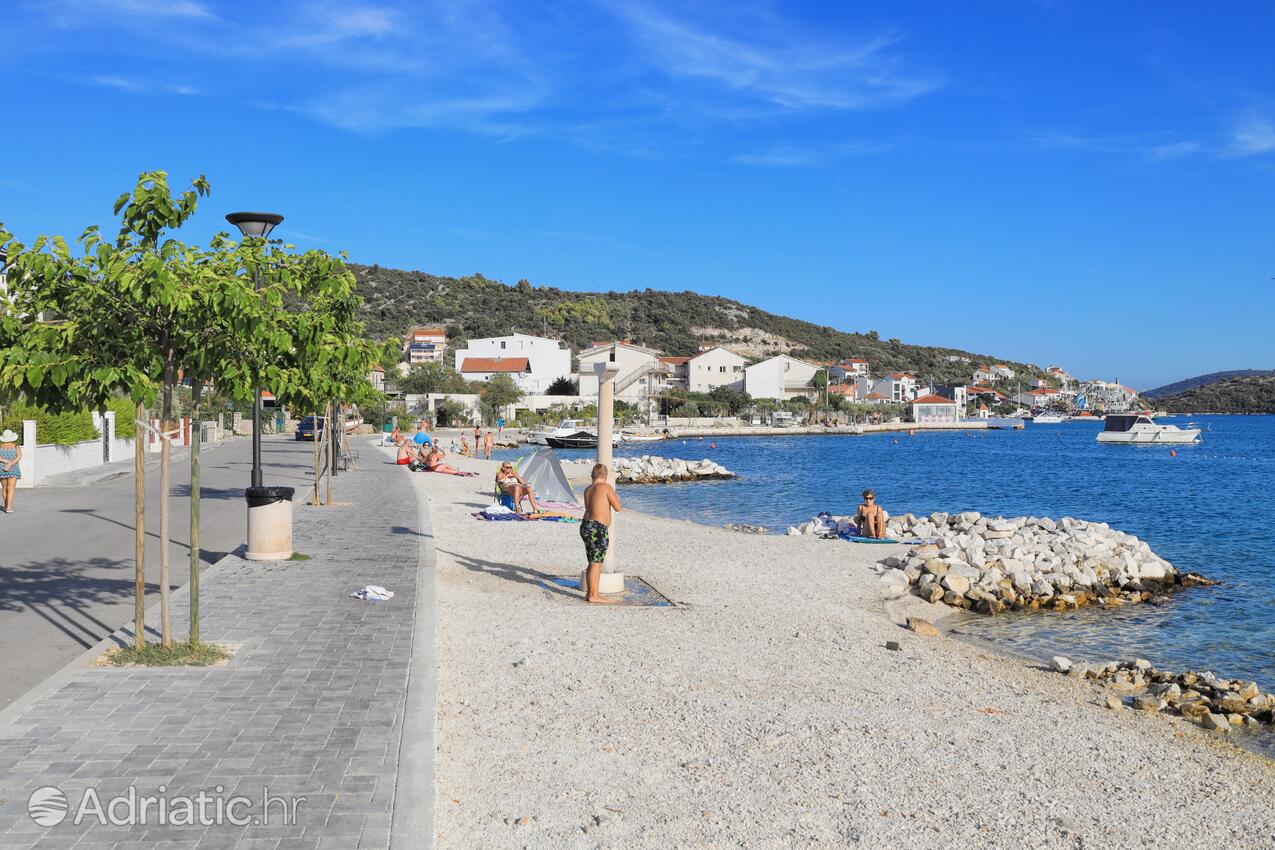 Nearest beach - Apartments by the sea Vinišće, Trogir