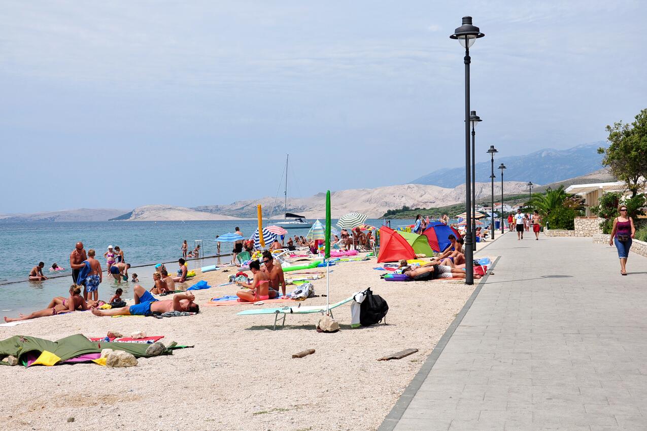Den närmaste badstranden - Lägenheter och rum vid havet Pag