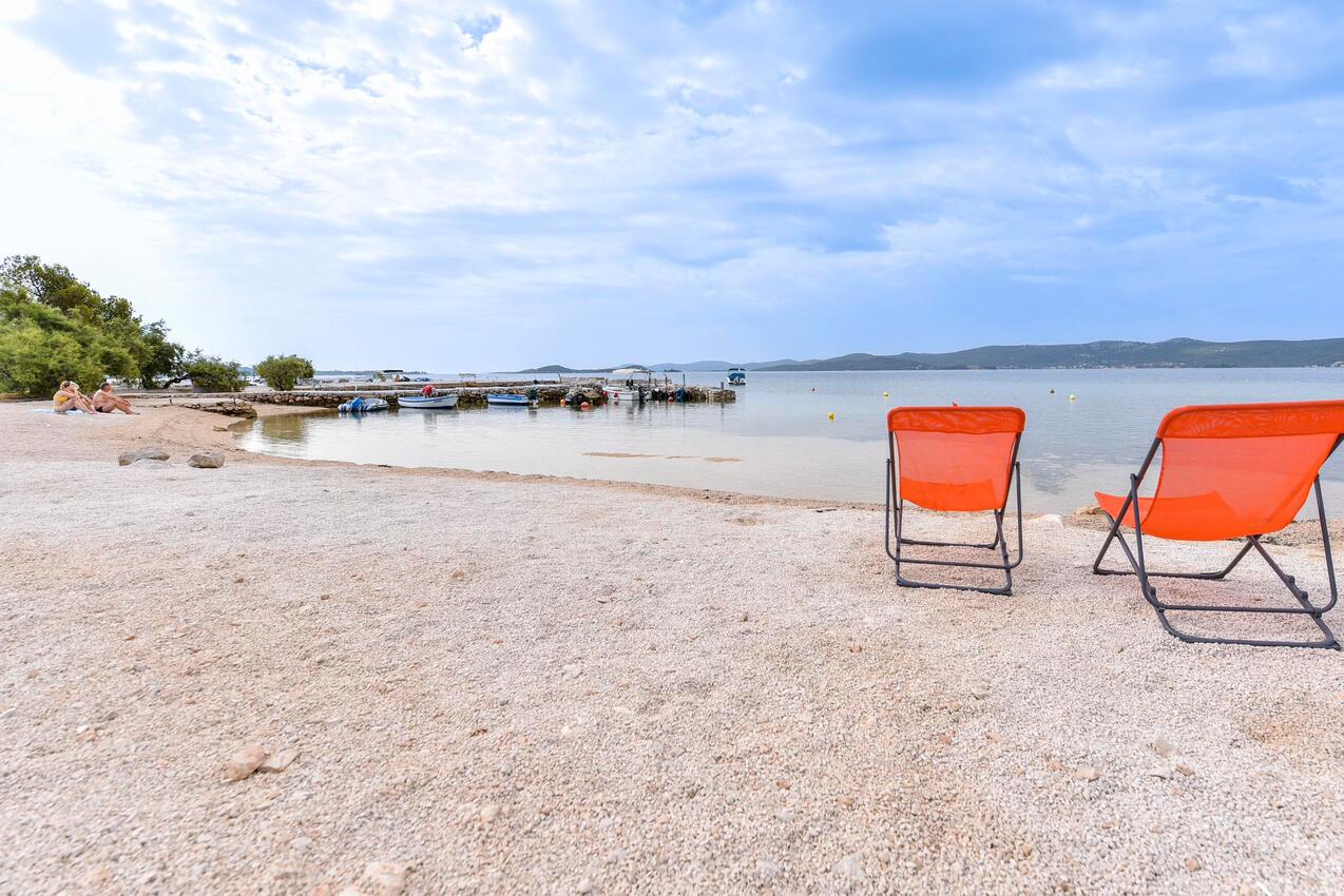 Nächster Strand - Ferienwohnungen am Meer Sveti Petar, Biograd
