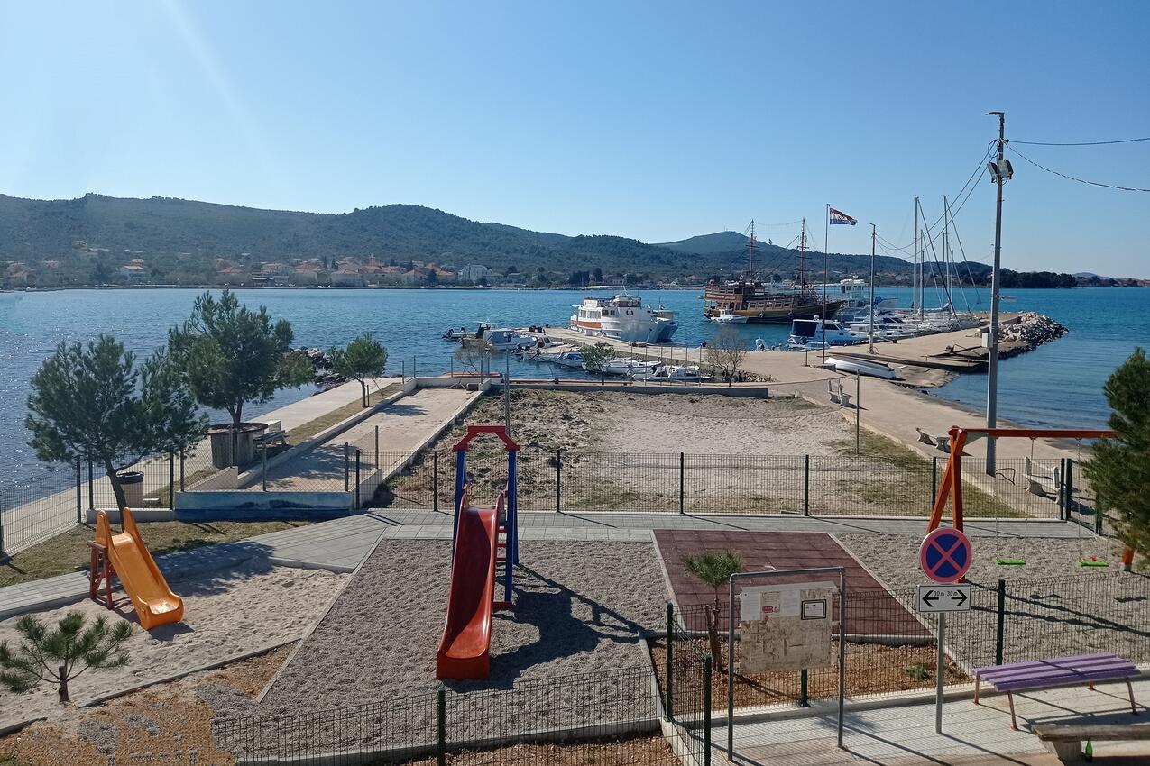 La spiaggia più vicina - Appartamenti con parcheggio Mrljane, Pasman