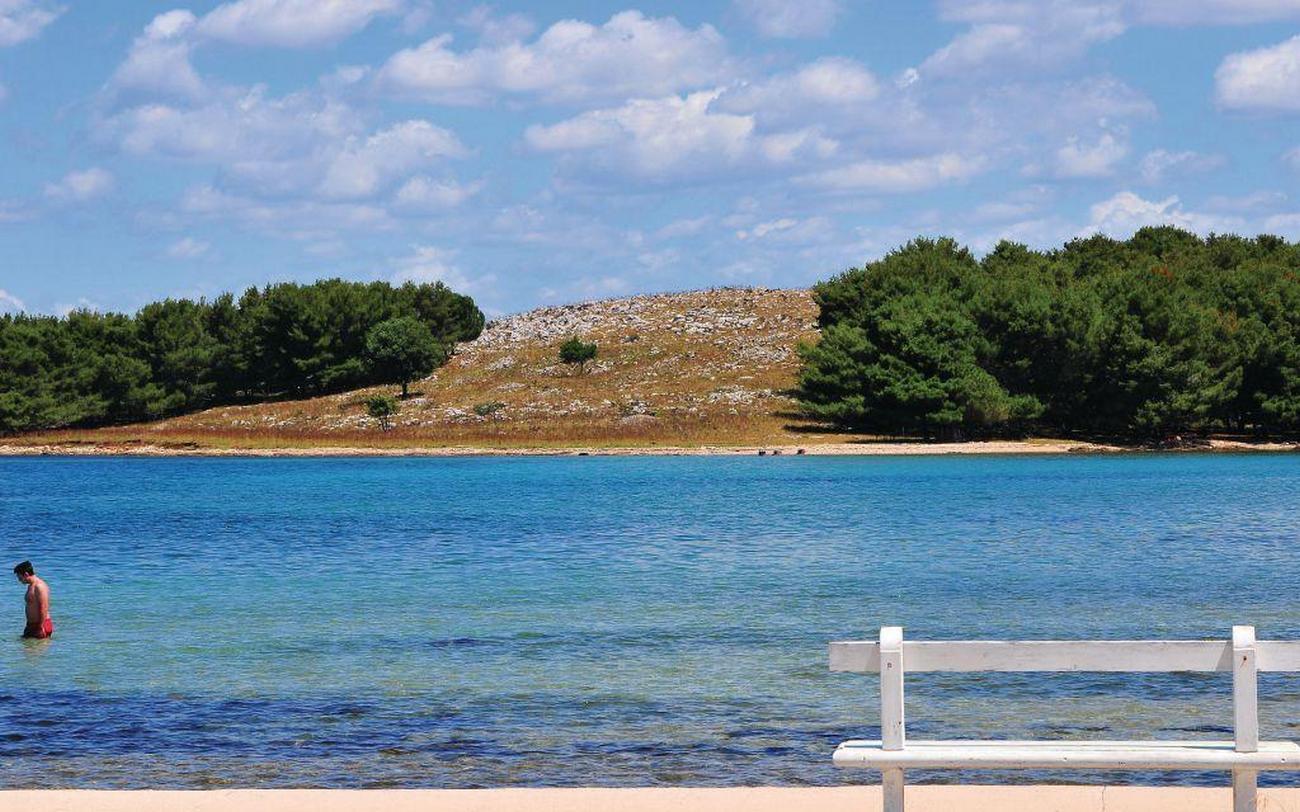 La spiaggia più vicina - Appartamenti con parcheggio Mrljane, Pasman