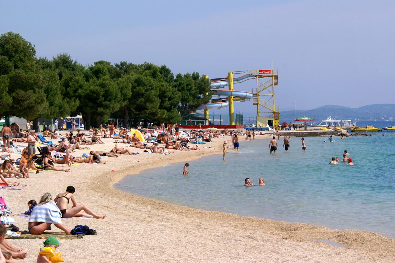 Nearest beach - Apartments with parking spaces Vodice