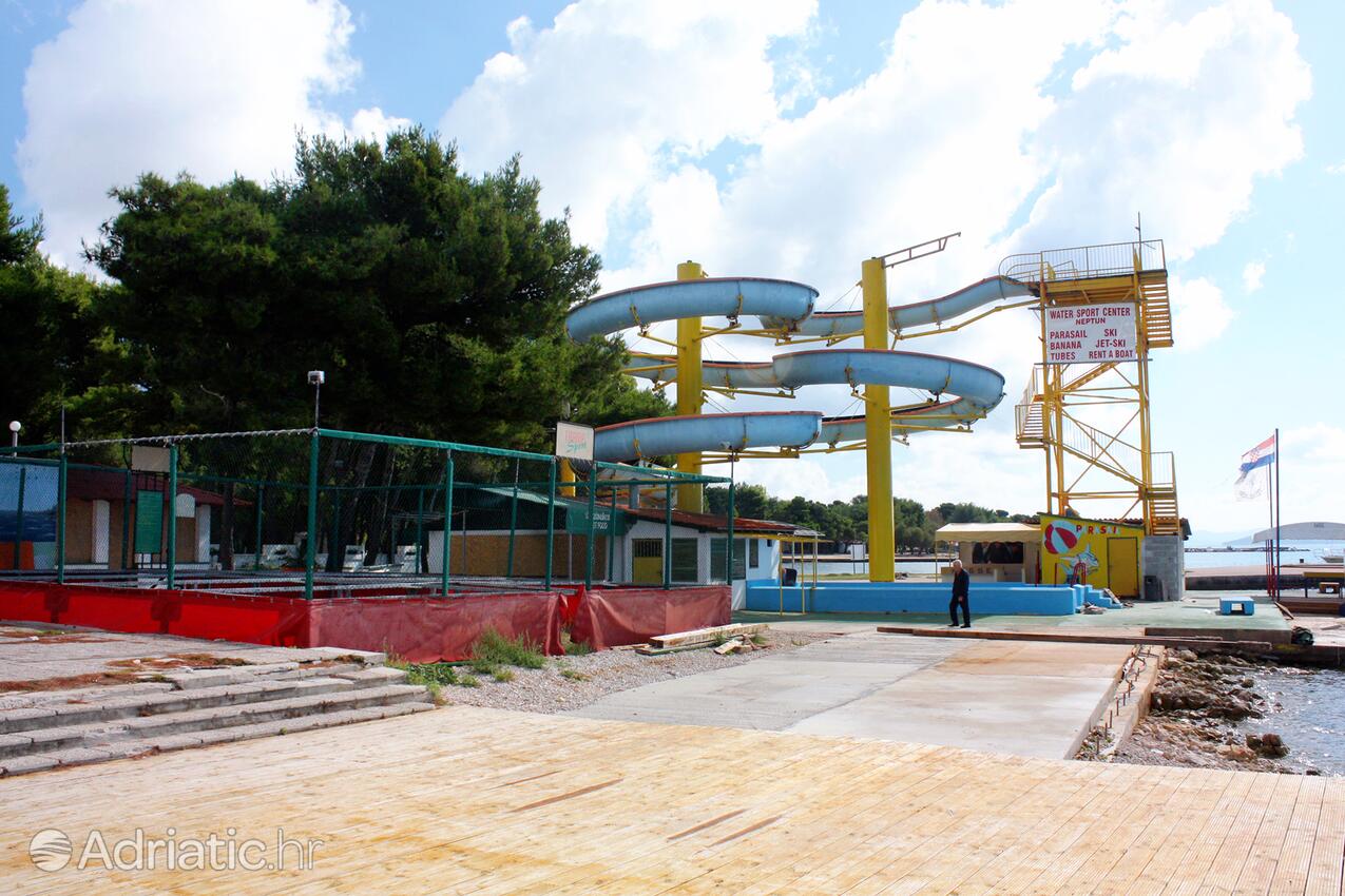 Nearest beach - Apartments and rooms with parking space Vodice
