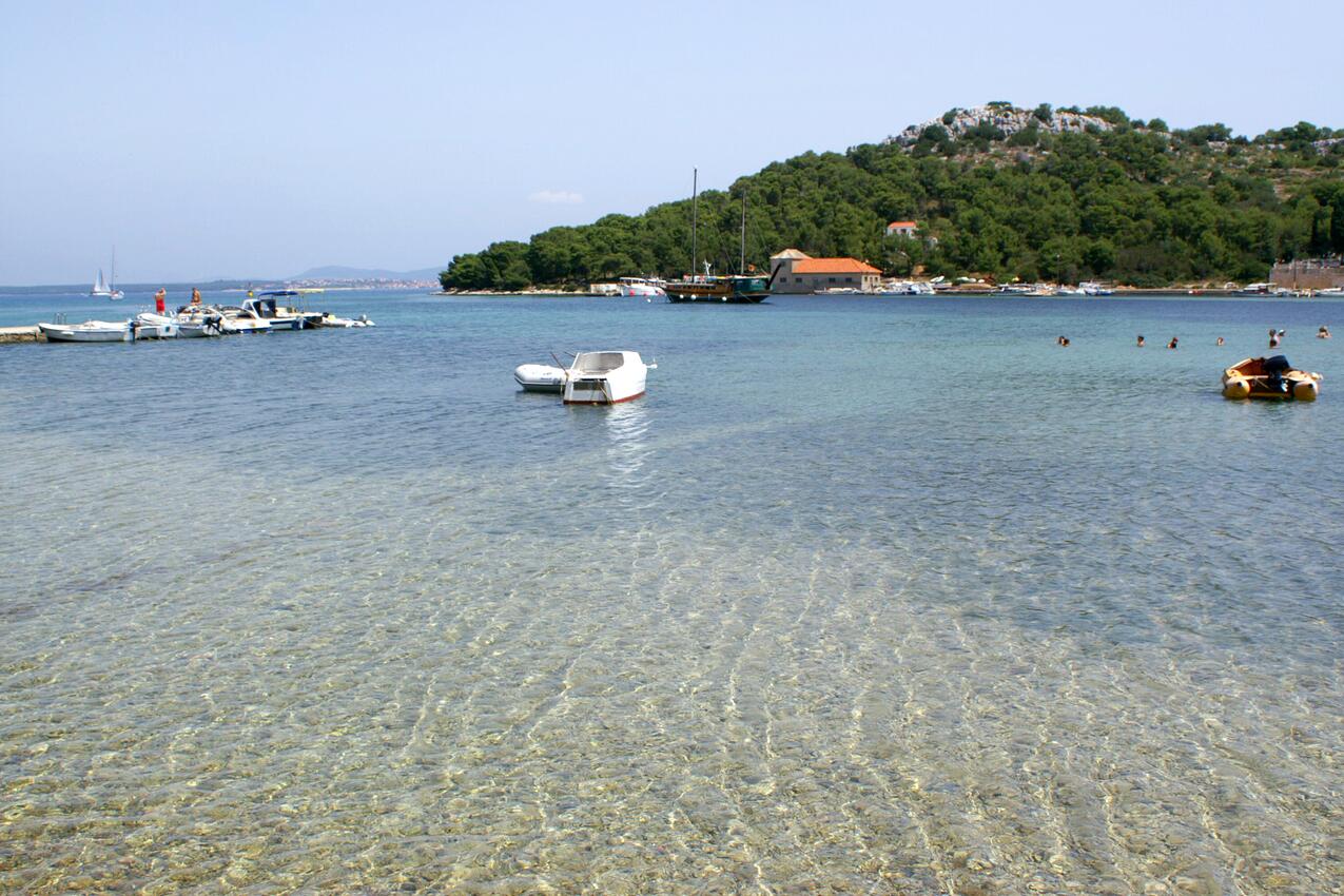 La spiaggia più vicina - Appartamenti per vacanze estive Vrgada, Biograd