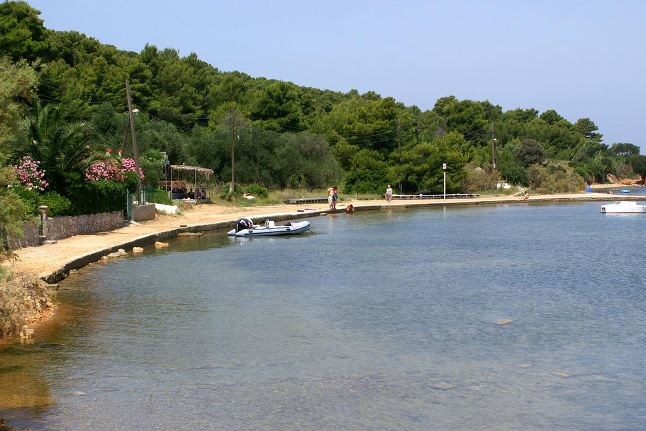 La spiaggia più vicina - Appartamenti per vacanze estive Vrgada, Biograd