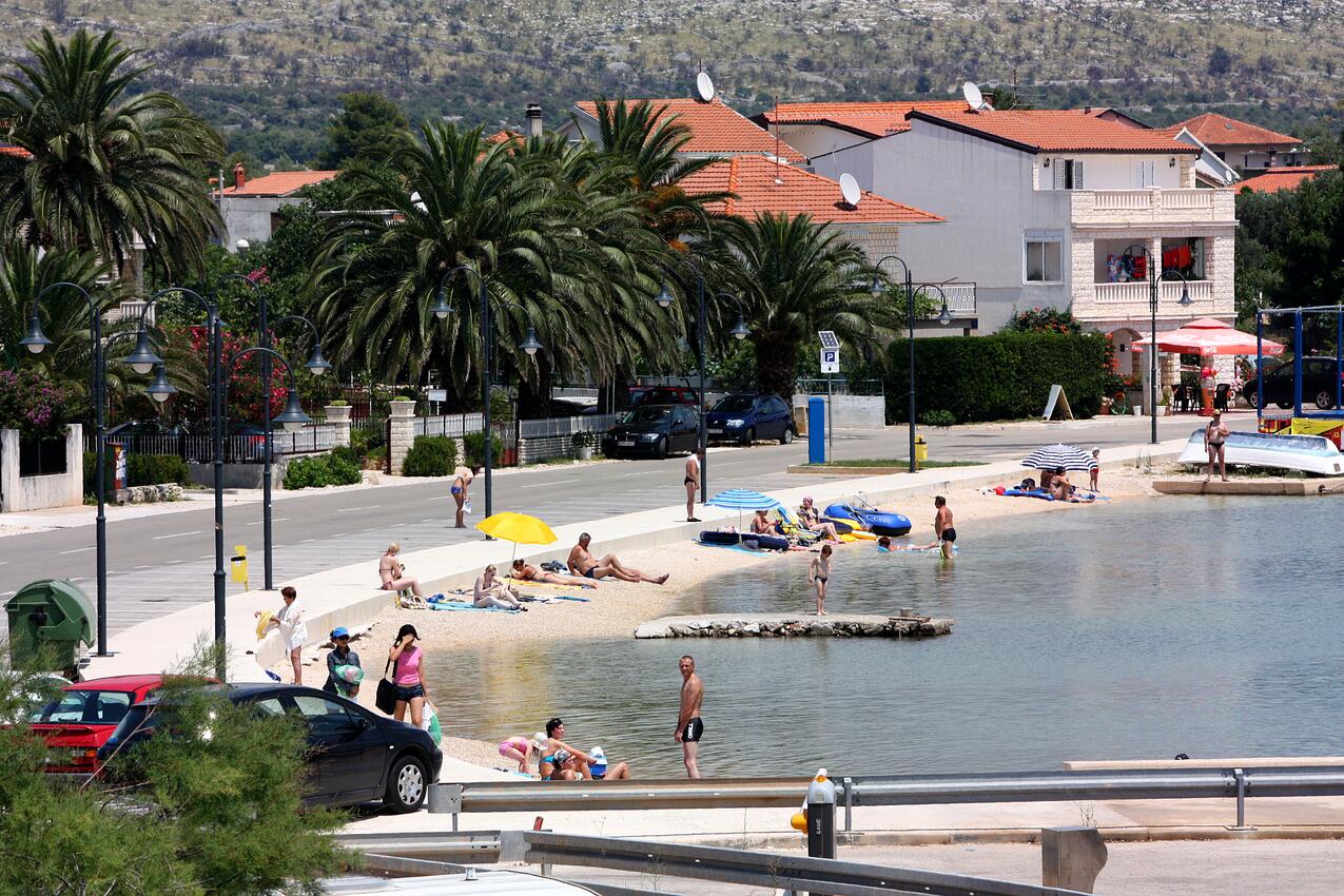Nearest beach - Apartments by the sea Rogoznica