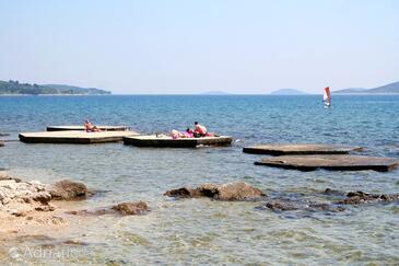 Lägenheter med parkering Vodice - 12206