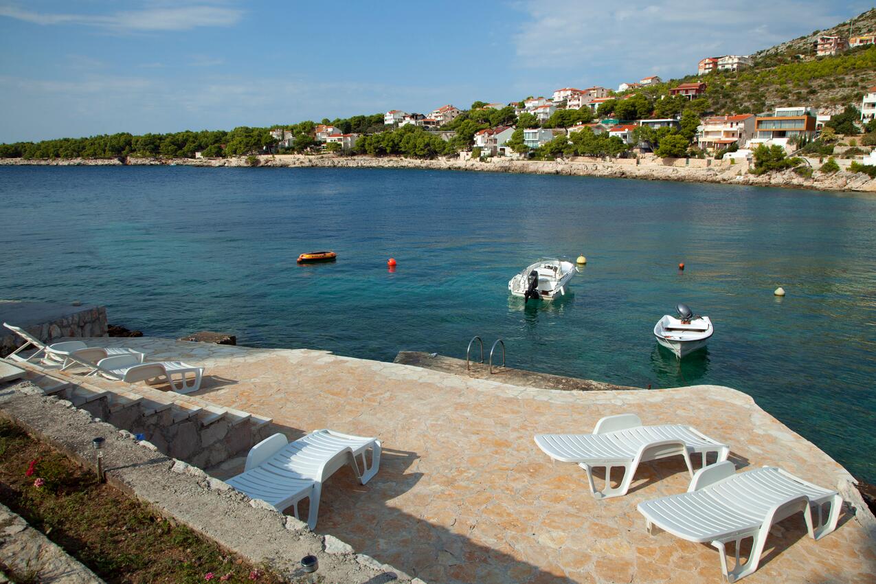 Nearest beach - Apartments by the sea Bilo, Primošten