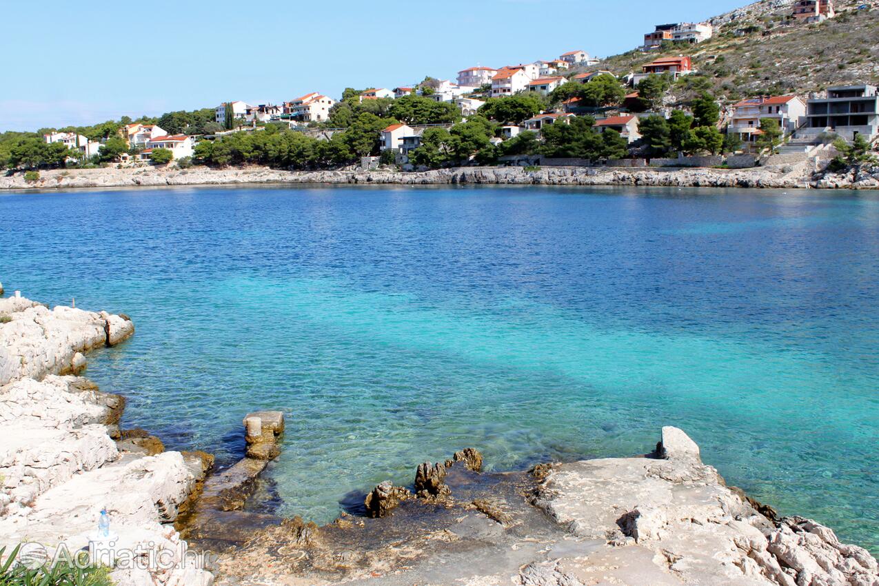 Nearest beach - Apartments by the sea Bilo, Primošten