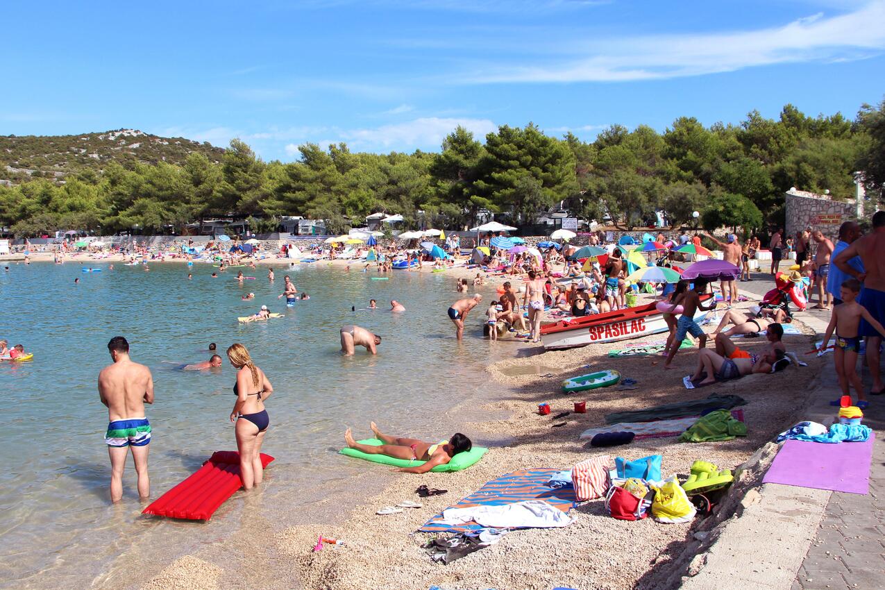 Legközelebbi strand - Apartmanok a tenger mellett Tisno, Murter