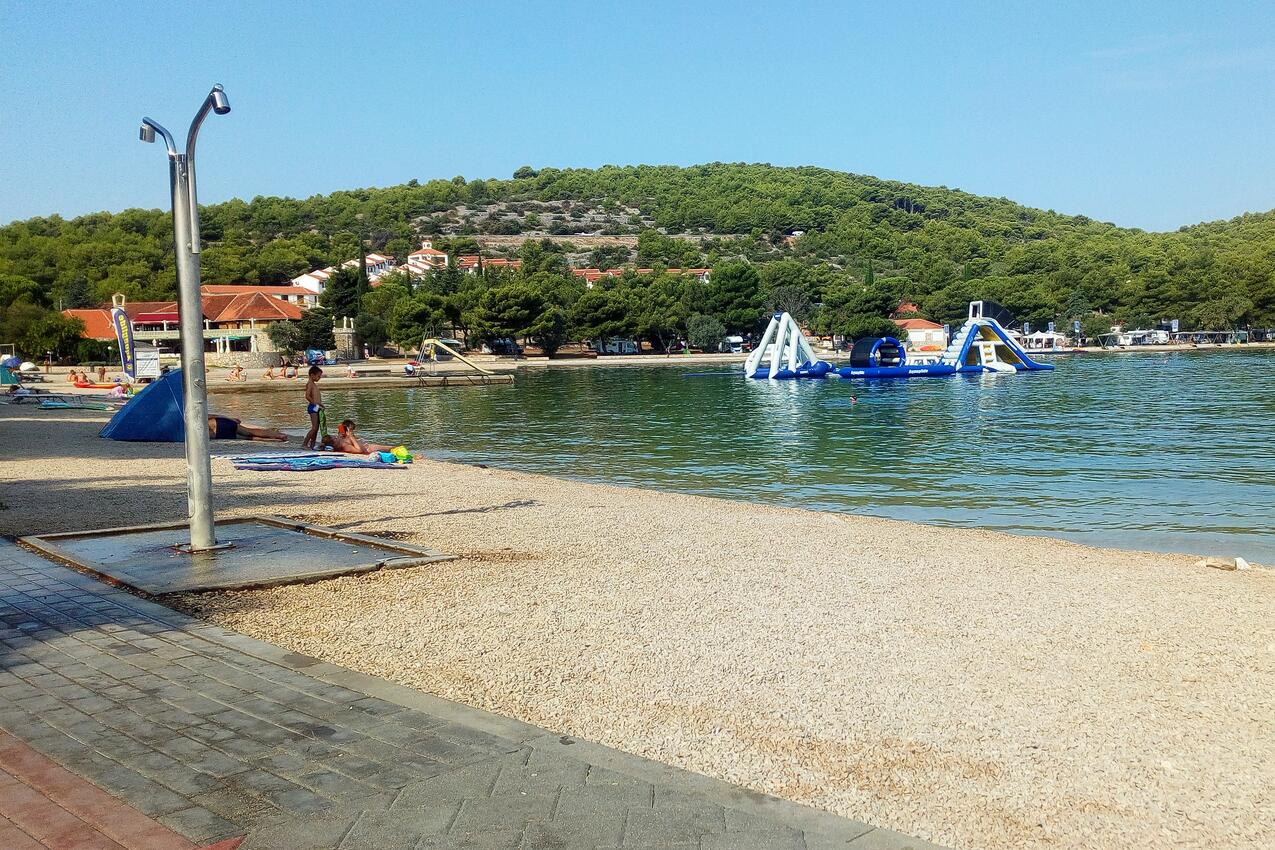 Legközelebbi strand - Apartmanok a tenger mellett Tisno, Murter