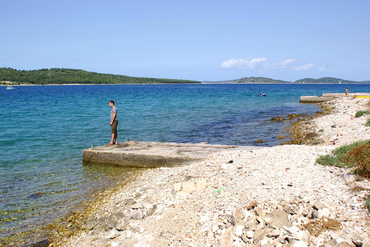 La spiaggia più vicina - Appartamenti con parcheggio Zablace, Sebenico - Šibenik