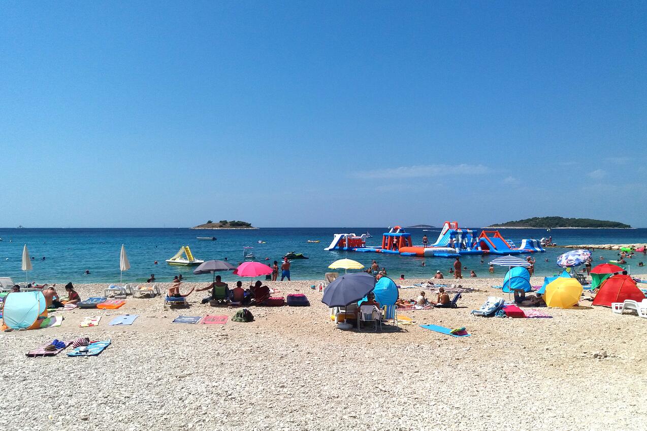 La spiaggia più vicina - Appartamenti con parcheggio Rogosnizza - Rogoznica