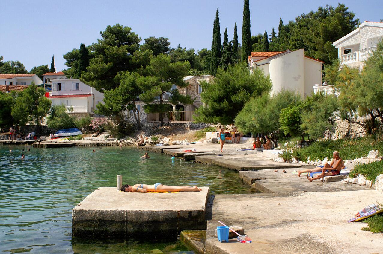Najbližja plaža - Apartmaji ob morju Rogoznica