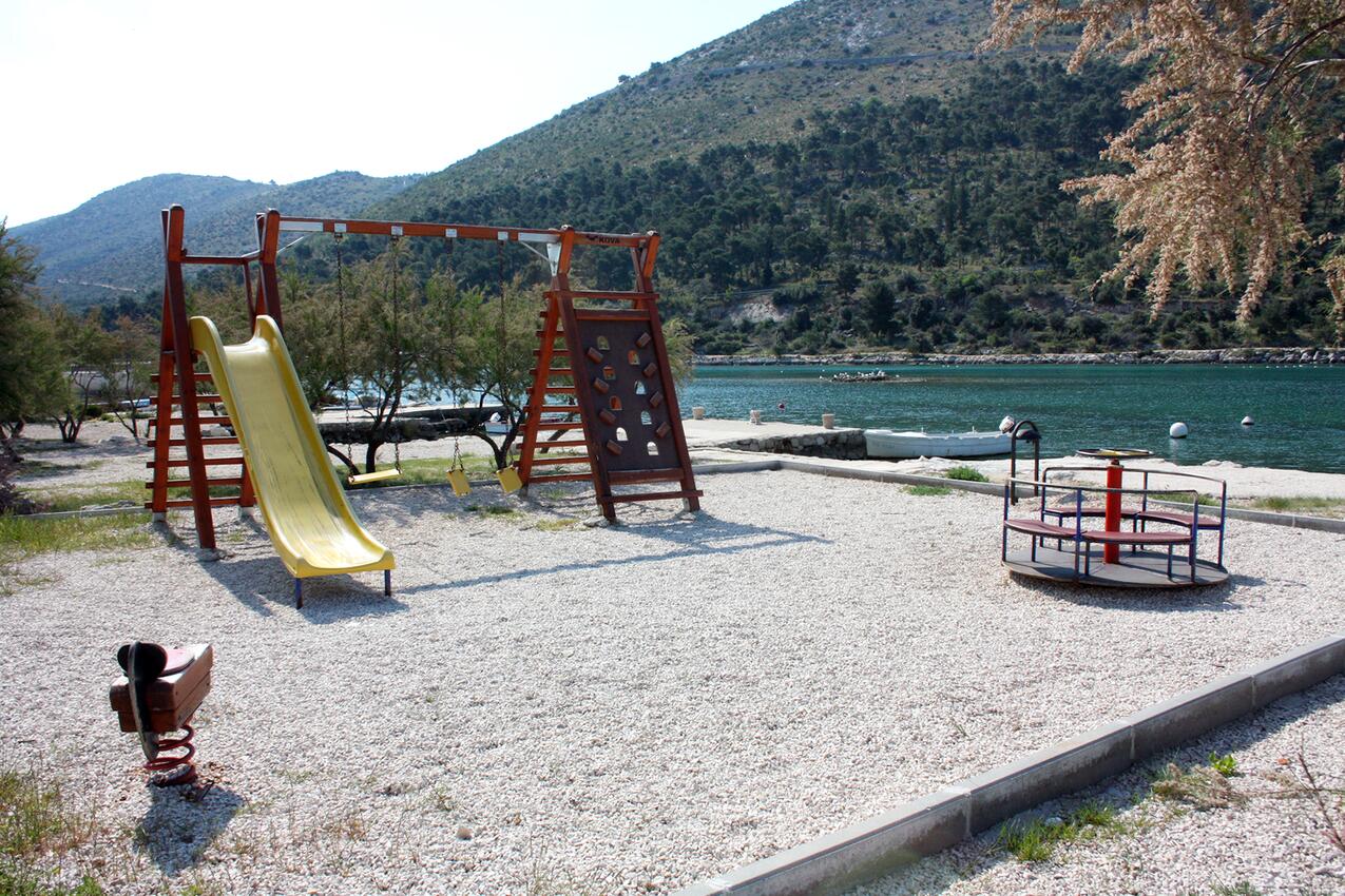 La spiaggia più vicina - Appartamenti accanto al mare Grebastica, Sebenico - Šibenik