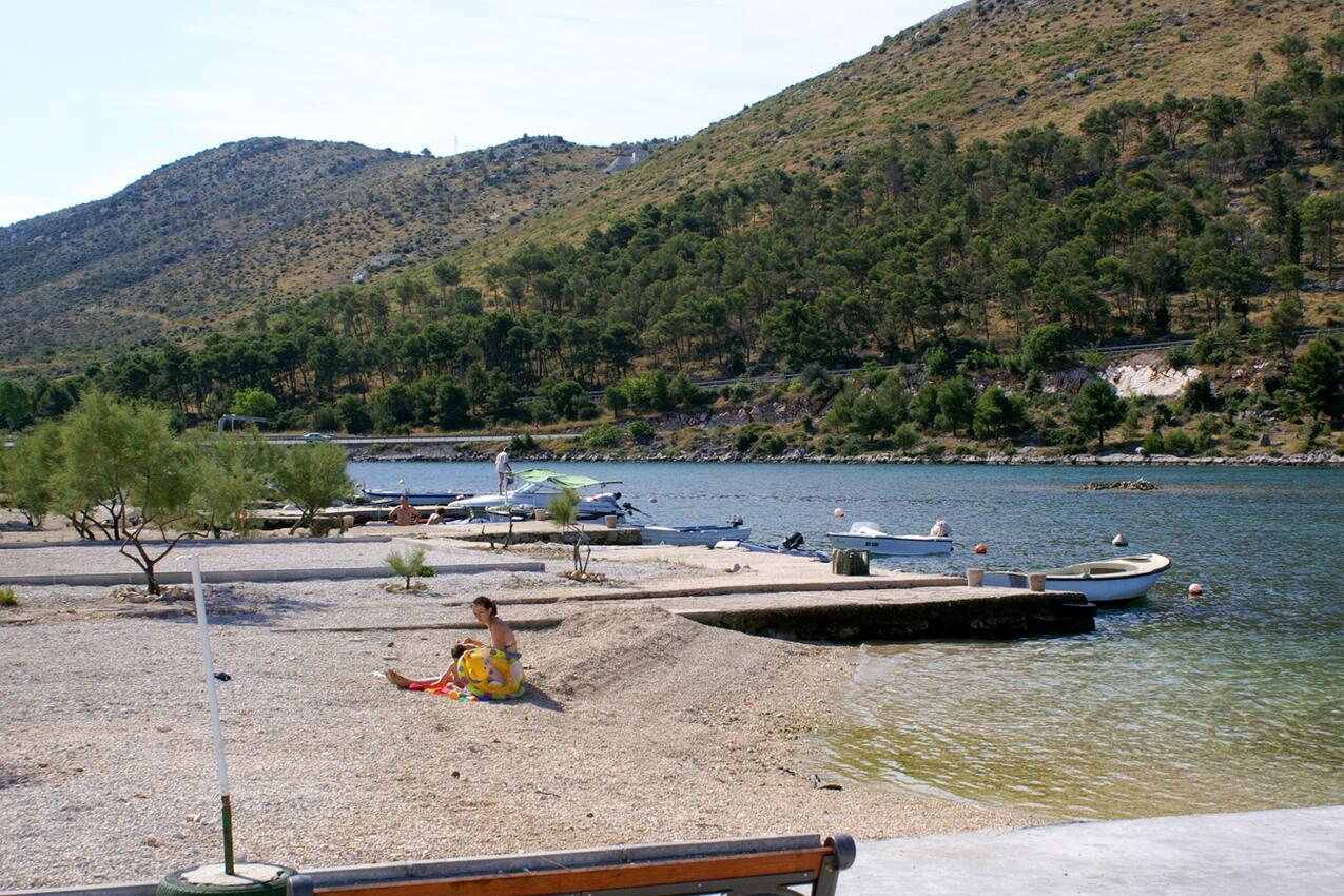 La spiaggia più vicina - Appartamenti accanto al mare Grebastica, Sebenico - Šibenik