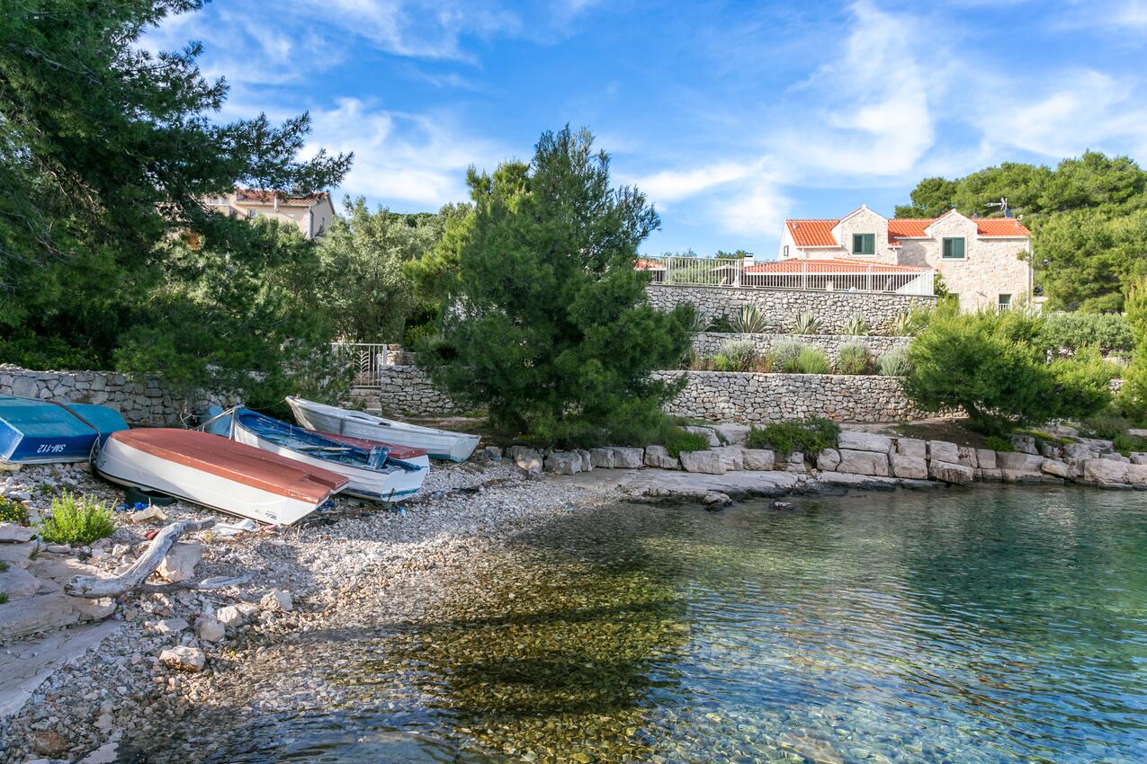 Nejbližší pláž - Apartmány s parkovištěm Zátoka Smrčeva, Brač