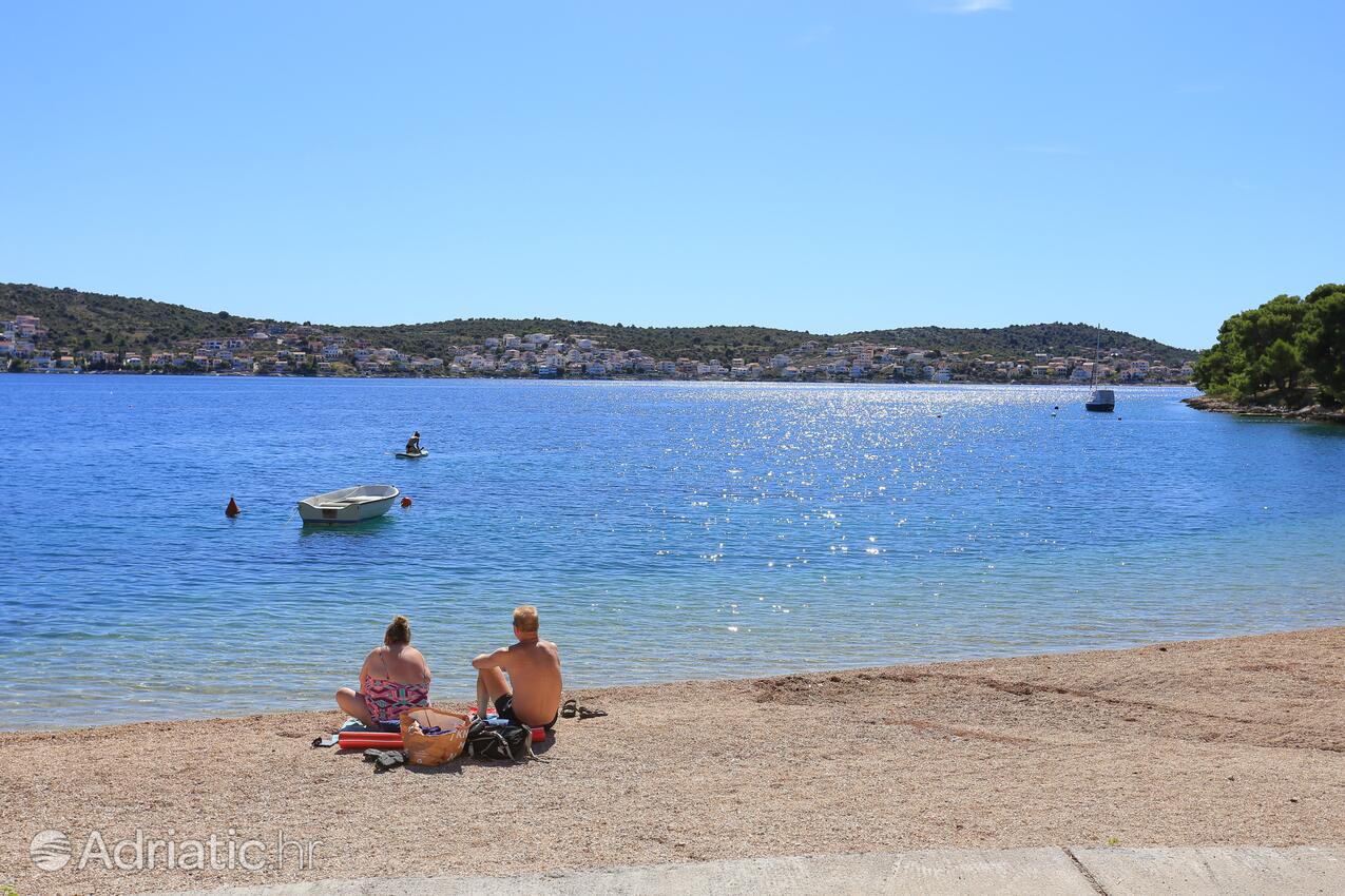 Nearest beach - Apartments by the sea Rogoznica