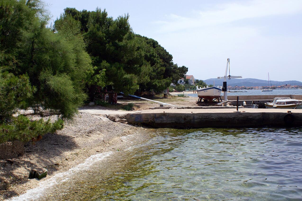 Najbliža plaža - Apartmani uz more Brodarica, Šibenik