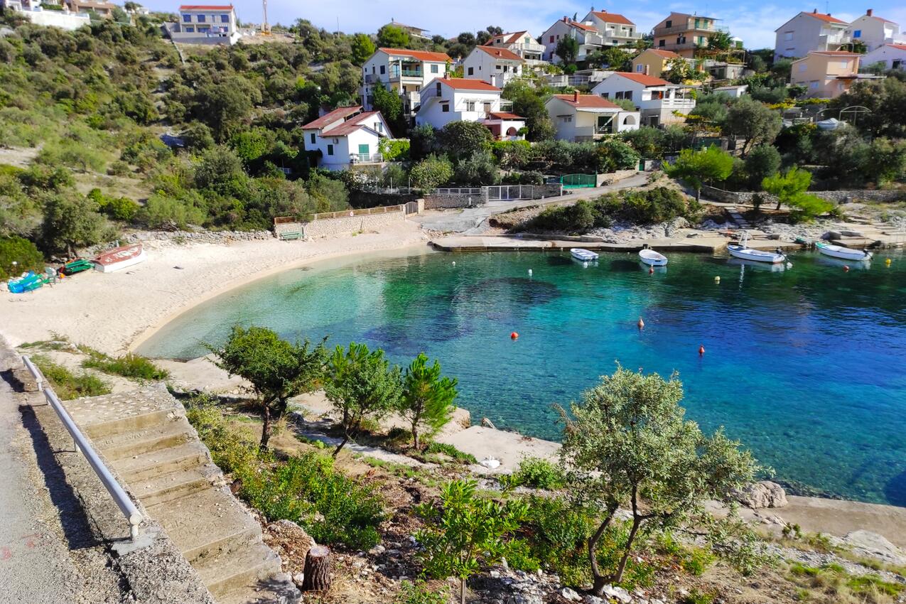 Nearest beach - Apartments with parking spaces Kanica, Rogoznica