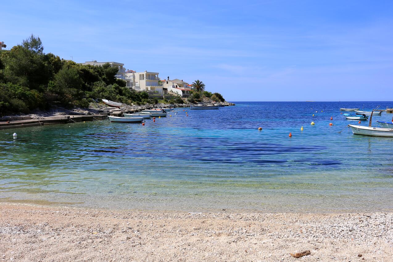 Nearest beach - Apartments with parking spaces Kanica, Rogoznica