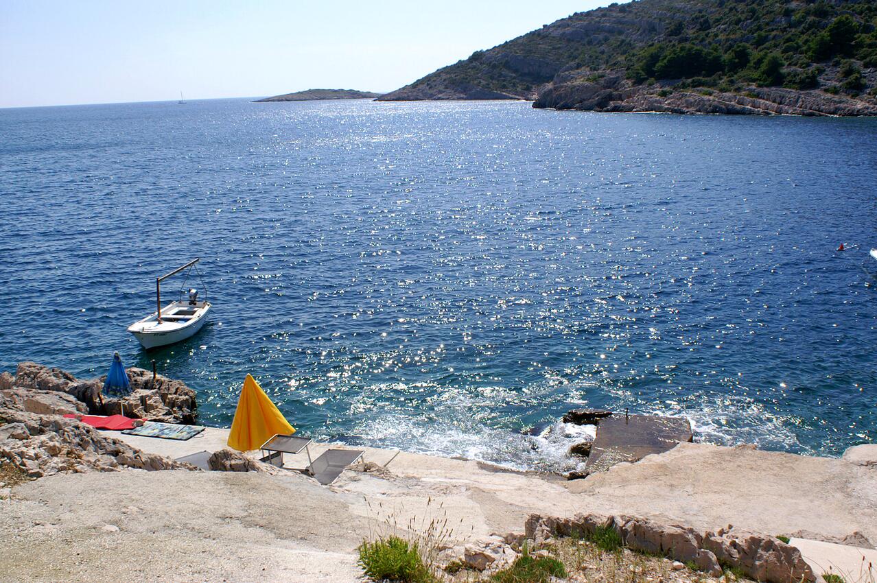 Najbliža plaža - Apartmani uz more Ražanj, Rogoznica