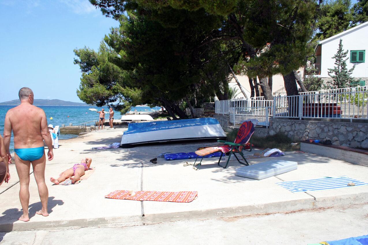 La spiaggia più vicina - Appartamenti accanto al mare Zaboric, Sebenico - Šibenik