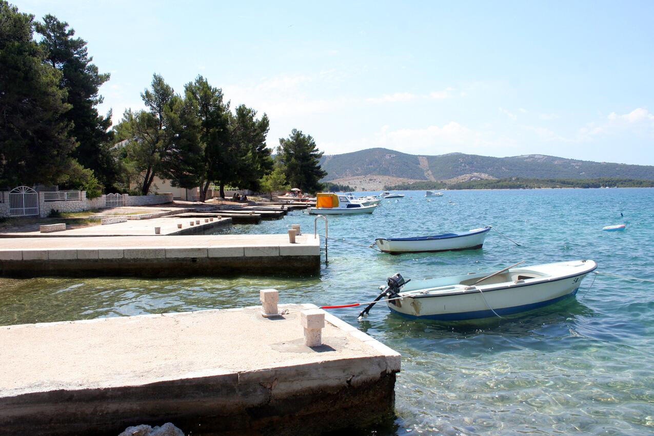 La spiaggia più vicina - Appartamenti accanto al mare Zaboric, Sebenico - Šibenik