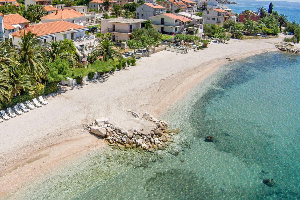 Playa más cercana - Apartamentos junto al mar Podstrana, Split