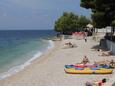 La plage  en ville Podgora, Makarska.