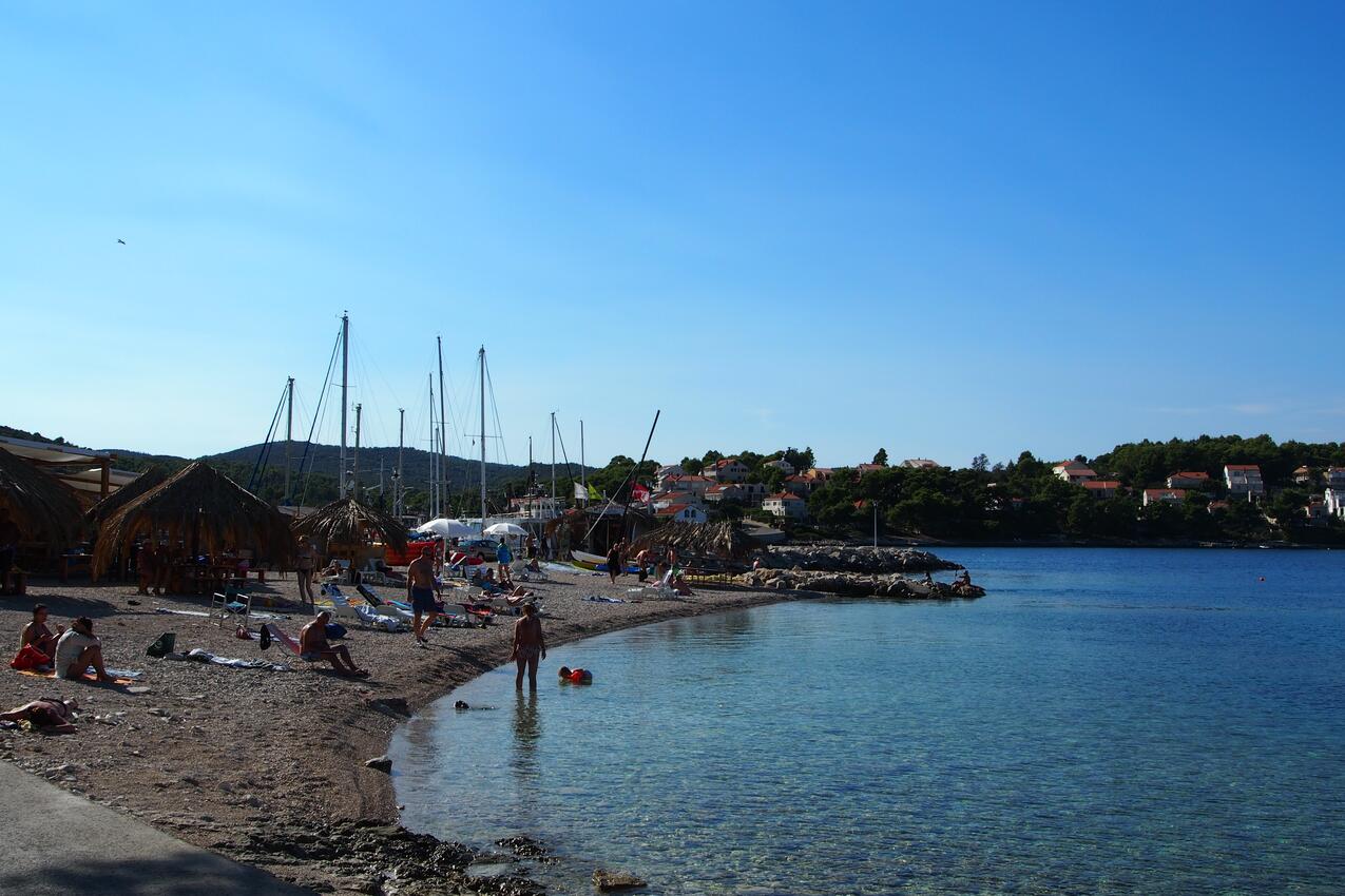 Nearest beach - Apartments with parking spaces Lumbarda, Korčula