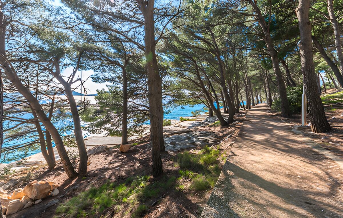 La spiaggia più vicina - Appartamenti accanto al mare Drage, Biograd