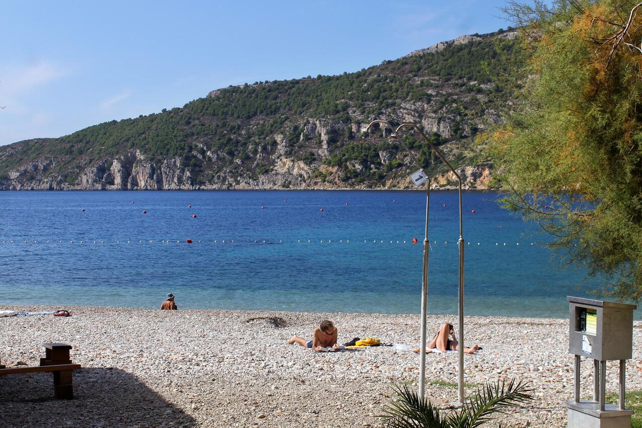Nermeste strand - Apartmani i sobe uz mere Komiza, Vis