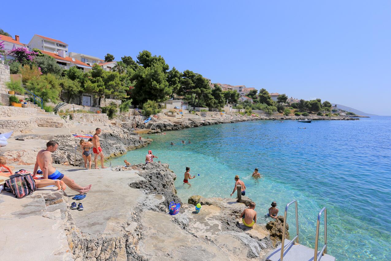 La spiaggia più vicina - Appartamenti accanto al mare Rastici, Bua - Čiovo