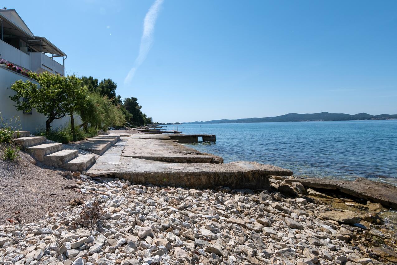 La spiaggia più vicina - Appartamenti accanto al mare Bibinje, Zara - Zadar