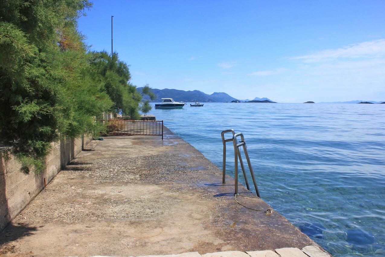 Nearest beach - Apartments by the sea Kučište - Perna, Pelješac