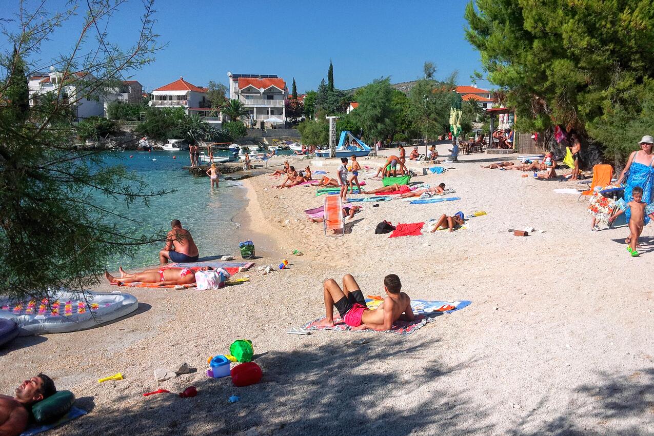 Nearest beach - Apartments by the sea Rogoznica