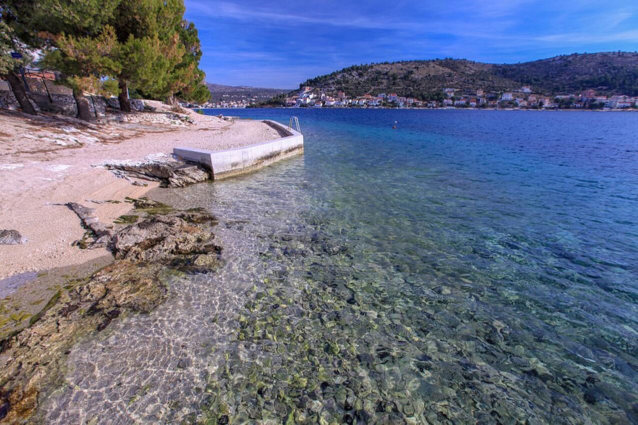 Nearest beach - Apartments by the sea Rogoznica