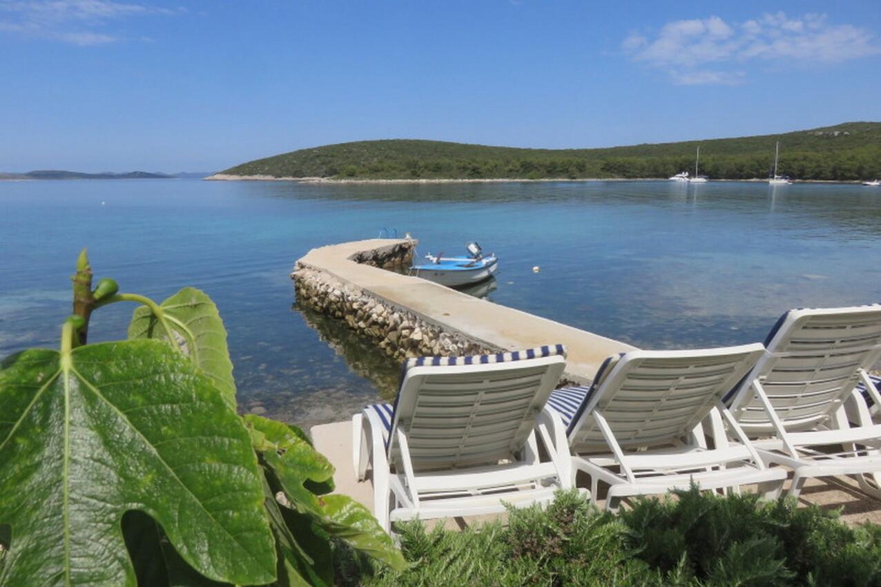 La spiaggia più vicina - Casa dei pescatori accanto al mare Baia Sant'Antonio - Sveti Ante, Pasman