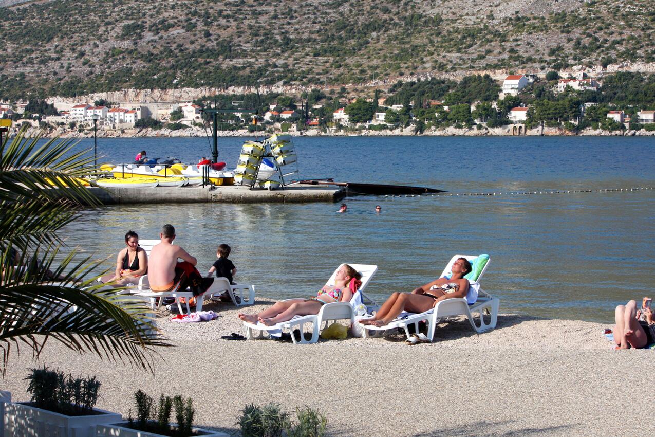 Nearest beach - Apartments with parking spaces Dubrovnik