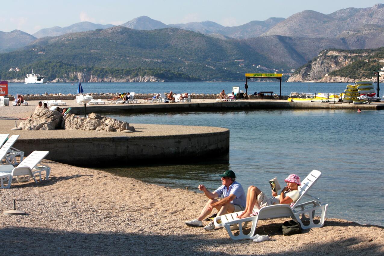 Nearest beach - Apartments with parking spaces Dubrovnik