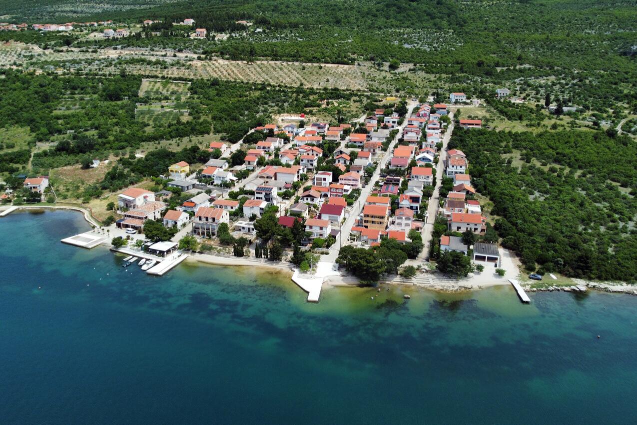 La spiaggia più vicina - Appartamenti accanto al mare per famiglie Krusevo, Novigrad