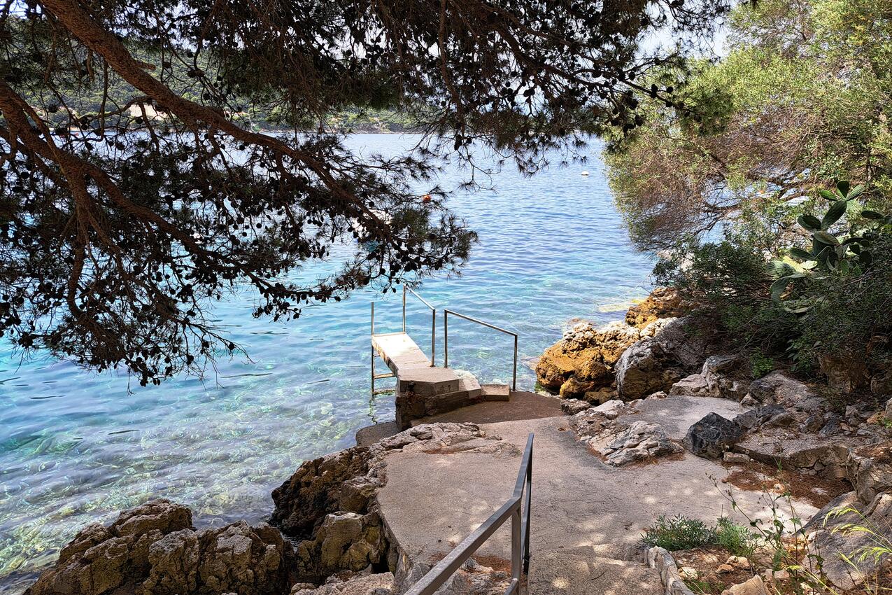 Nächster Strand - Ferienwohnungen am Meer Ubli, Lastovo