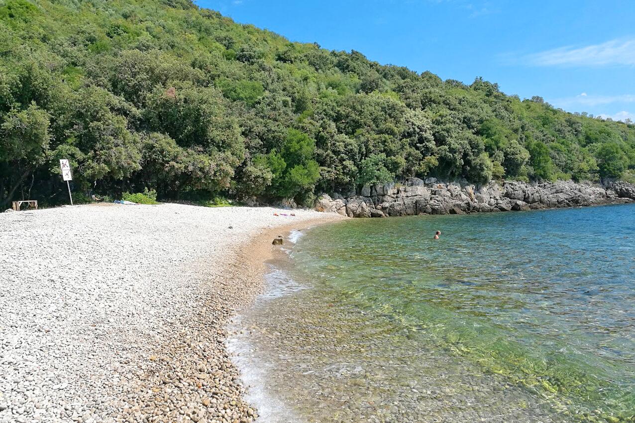 Najbliža plaža - Apartmani s parkingom Plomin, Labin
